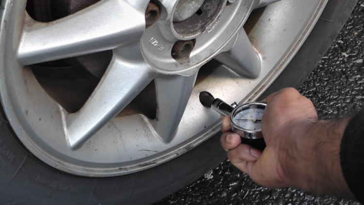 How to Check Tire Pressure